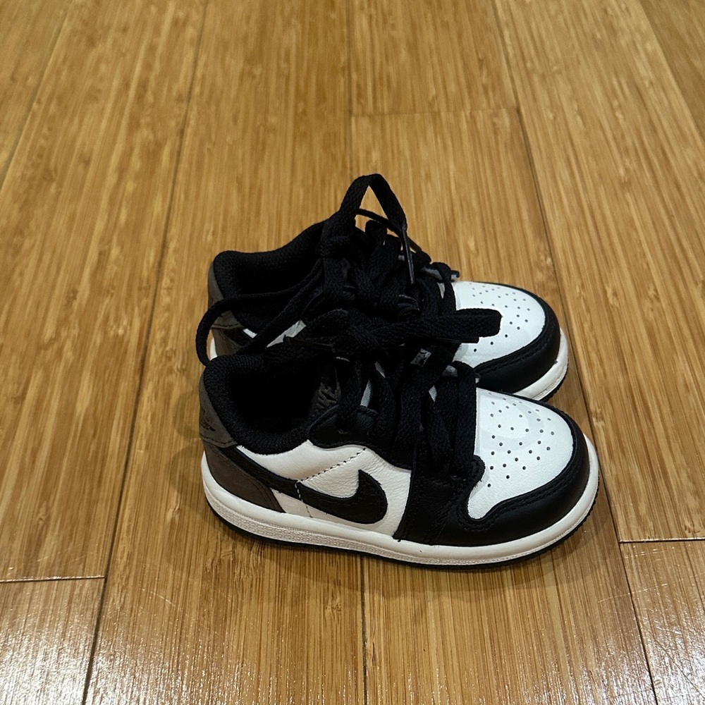 Air Jordan 1 Retro Low OG Sneakers